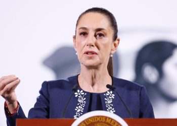 Debe prevalecer el diálogo y el respeto”: Sheinbaum sobre crisis entre Colombia y EE.UU. por migrantes