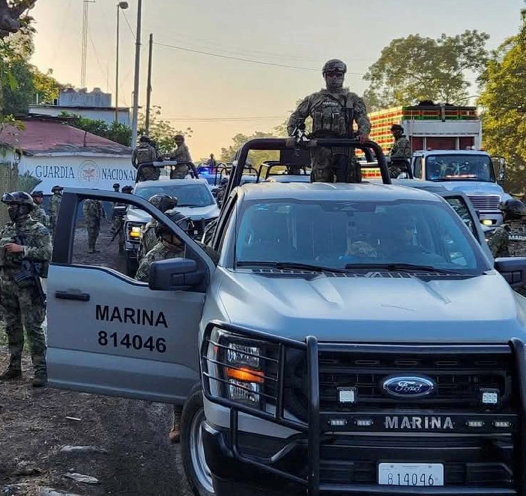 Fuerzas federales durante una operación contra células de pandilleros tzotziles en San Cristóbal de las Casas, en Chiapas