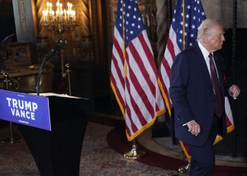 Donald Trump pide al Tribunal Supremo detener la sentencia en caso penal en su contra en Nueva York