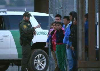 Encuesta revela que 55 % de estadounidenses respalda deportaciones masivas de Trump