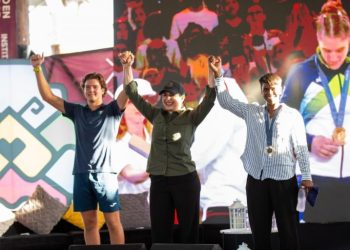 Estefanía Mercado participa en emotivo conversatorio con Prisca Awiti, Vanessa Zambotti y Jerónimo Abogado