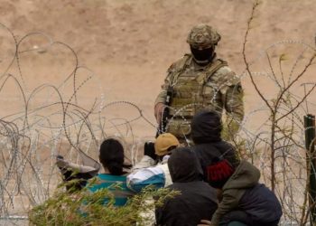 Gobernador de Texas despliega tropas para frenar migración ilegal; enviarán 400 soldados más a la frontera