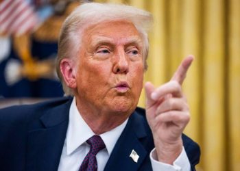 Gobierno de Trump amenaza a funcionarios locales que no cumplan sus órdenes migratorias