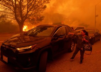 Infierno en Los Ángeles: tormenta aviva las llamas en el sur de California