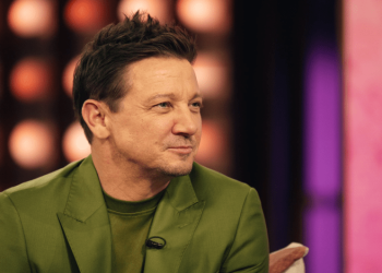 Jeremy Renner estrenará libro en el que dará detalles de su accidente con la máquina quitanieve