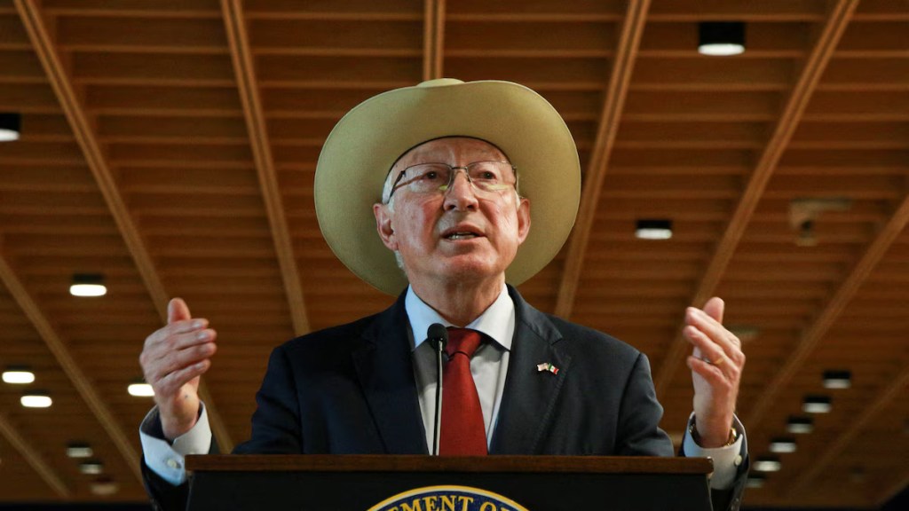 El ex embajador Ken Salazar se expresó y calificó de "arrogante" la idea del presidente de Estados Unidos, Donald Trump.