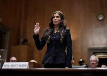 Kristi Noem reactivaría “Quédate en México”; refuerzan la frontera previo a toma de posesión de Trump