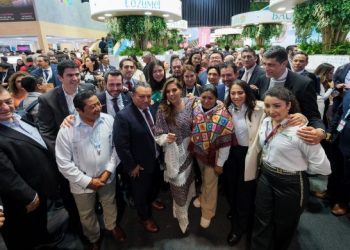 Mara Lezama y Josefina Rodríguez cortan listón del Pabellón Caribe Mexicano, el más grande de México en FITUR 2025