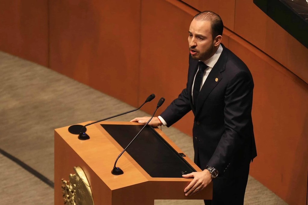 El senador panista Marko Cortés aseguró que el programa “Quédate en México” puede afectar gravemente la economía de México y los derechos humanos de los migrantes.