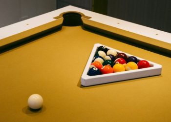 Nuevas aficiones 2025: Dónde aprender a jugar billar