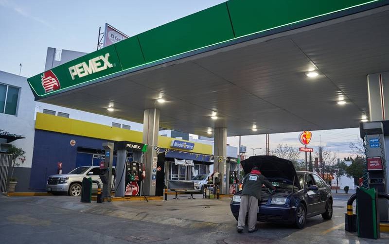 La Onexpo y autoridades federales como la Profeco se reunieron este viernes para atender el tema de los precios de los combustibles.