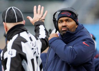 Patriots despiden a su entrenador Jerod Mayo luego de una campaña perdedora