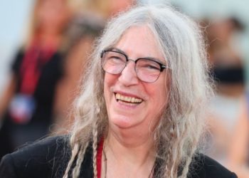 Patti Smith se desmaya durante concierto en Brasil; afirma que está bien