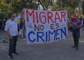 Piden a latinos en EE.UU. no gastar dinero en rechazo a redadas