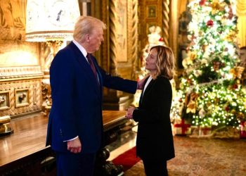Primera ministra italiana, Giorgia Meloni, sorprende a Donald Trump con visita