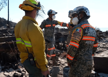 Regresa la delegación Cehuí que combatió incendios en California