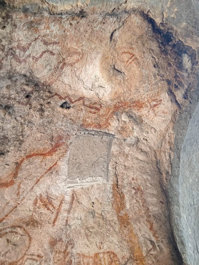 El Instituto Nacional de Antropología e Historia (INAH) presentó una denunciada por el robo de una pintura rupestre en el sitio arqueológico de “La Cueva Pinta”.