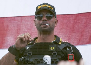 Salen de prisión líderes del asalto al Capitolio en 2021 por indulto de Donald Trump