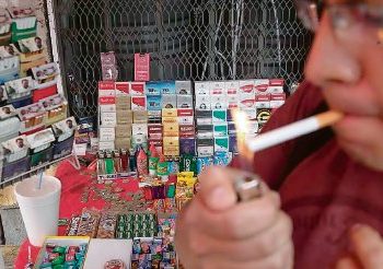 Suben precios de gasolina, cigarros y refrescos en México