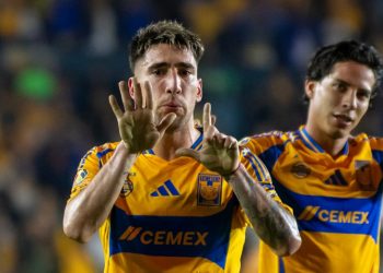 Tigres derrota a Mazatlán y salta al liderato