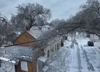 Tormenta invernal deja nevadas en el centro de EE.UU. e interrumpe miles de vuelos