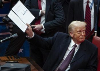 Trump cierra la página web y redes sociales en español de la Casa Blanca