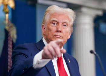 Trump comienza su mandato con un índice de aprobación del 47%, según una encuesta