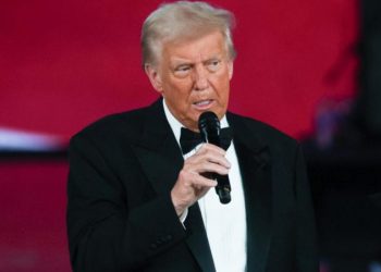 Trump concede su primera entrevista como presidente a Fox News