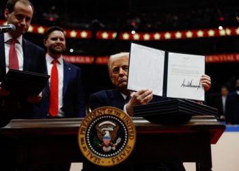 Unos 18 estados demandan a Trump por su intento de acabar con la ciudadanía por nacimiento