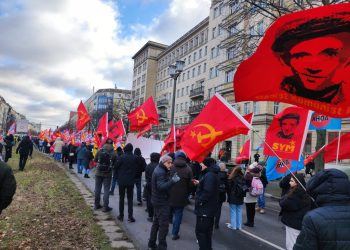 Varios heridos durante un enfrentamiento entre policías y manifestantes en Berlín