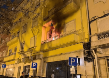 Venezuela denuncia ataque con “bombas incendiarias” contra su Consulado en Lisboa