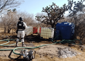 Venta de huachicol en la México-Querétaro sigue fuera de control