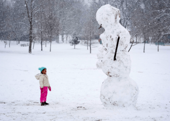 Vuelos cancelados y carreteras intransitables, por tormenta invernal en EE.UU.