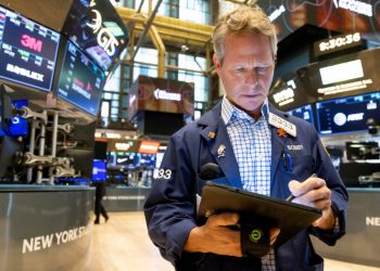 Wall Street decae: dudas sobre los recortes de los tipos de interés