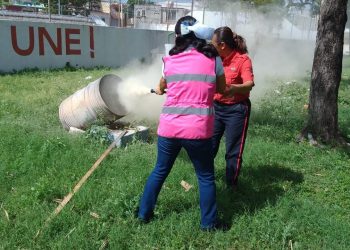 INSTRUYE BOMBEROS A DOCENTES DE CADI BJ EN MATERIA DE