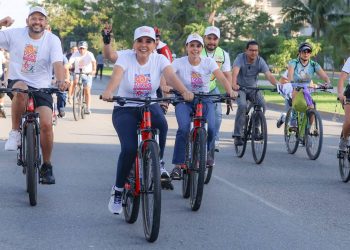 PROMUEVE ANA PATY PERALTA “PASEO CANCUNENSE” PARA HACER COMUNIDAD
