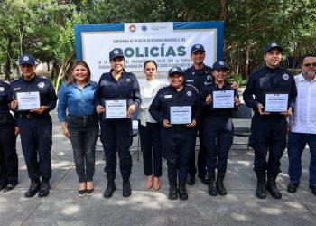 HONRA ANA PATY PERALTA AL PERSONAL DE PREVENCIÓN DEL DELITO EN CANCÚN