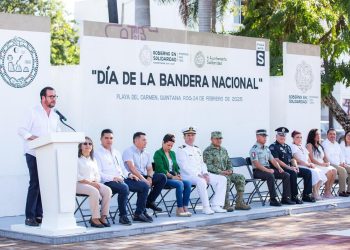 «¡Playa del Carmen celebra con orgullo el Día de la Bandera!»
