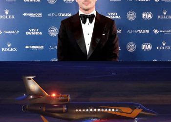 ¡EL SEGUNDO AVIÓN DEL REY DE LA F1!