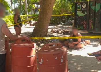 «Trágico Suceso en Akumal: Turista Muere de Un Ataque al Corazón al Bajar de una Urvan»