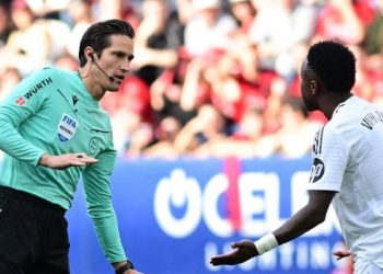 Sin partidos para el árbitro que expulsó a Bellingham: investigan posible conflicto de intereses