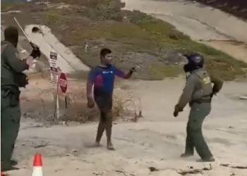 PELEA EN LA FRONTERA DE EU Y MX