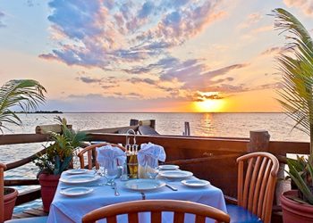 Ventas del 14 de febrero: esperanza de restaurantes y negocios en Cancún