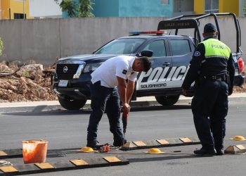 La SSCM implementa nueva señalización en el crucero que une Paseos Xcacel y Villas del Sol