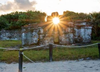 Abre la FPMC Punta Sur para una jornada de meditación, arqueoastronomía y restauración de mangle