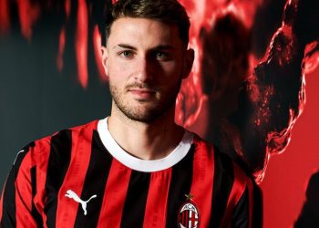 AC Milan anuncia la contratación del mexicano Santiago Giménez