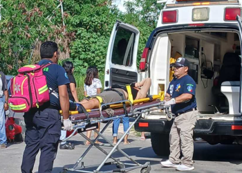 «¡Brutal choque en Chetumal! Motociclista entre la vida y la muerte»