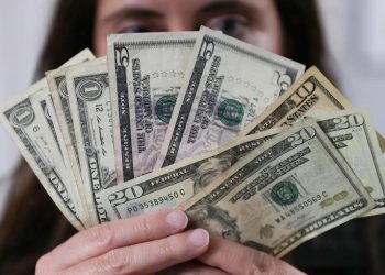 Arizona alerta subidas en alimentos y gasolina por aranceles de Trump