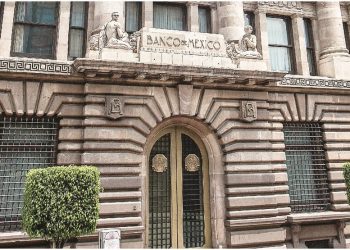 Banxico baja al 0.6% su pronóstico de crecimiento económico de México