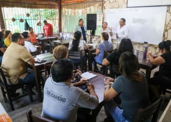 Capacitan a servidores públicos de Solidaridad en lengua maya para una atención más inclusiva